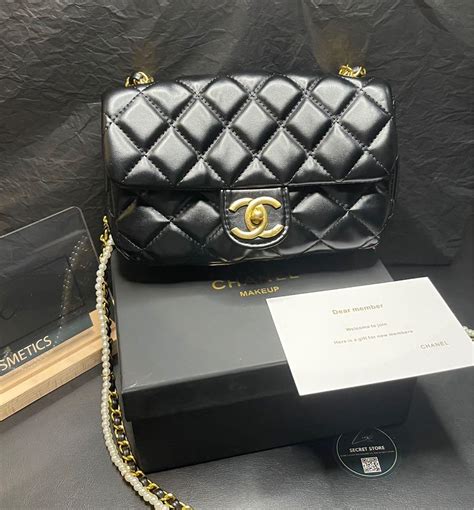 chanel makeup with bag|Chanel makeup bag free gift.